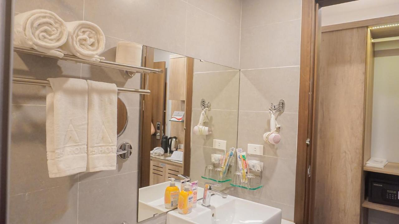 A25 Hotel - Hoang Dao Thuy 1 Hanoi Kültér fotó
